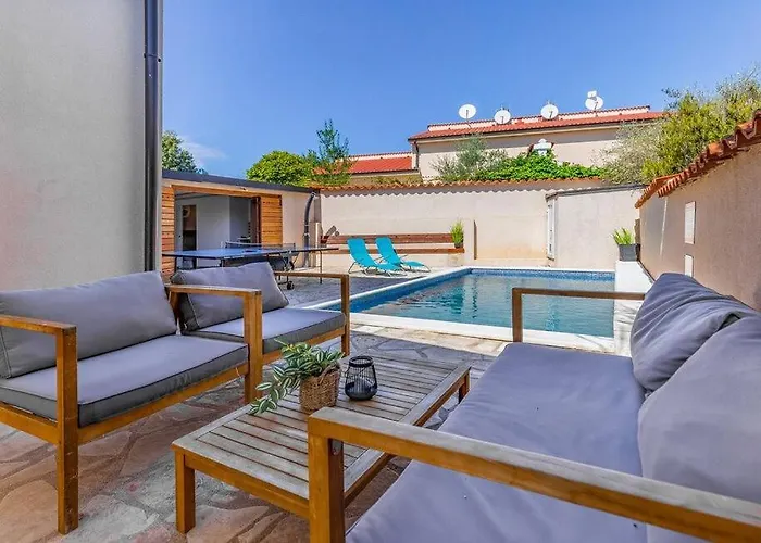 Cissana By Guide Villa Peroj