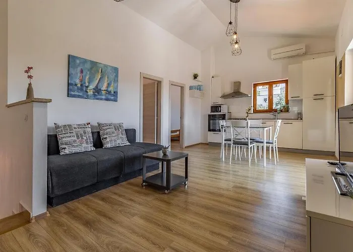 Villa Cissana By Guide