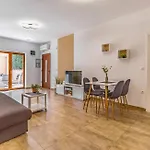 Villa Cissana By Guide