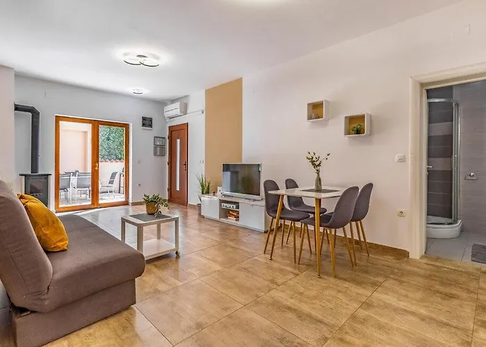 Villa Cissana By Guide